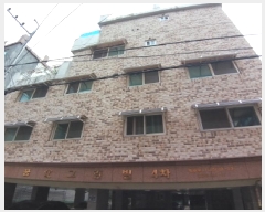  2025Ÿ10308  α  320-15 ޾ֱ׸4 4 402ȣ    ټ,