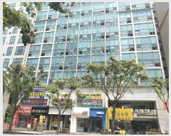  2025Ÿ��33702  ���ǽ��ڰ��