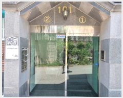  2025Ÿ��52130 ��� ���ֽ� ������ 517-1 �¿���ġ�� 101�� 1��102ȣ    �ټ���,������