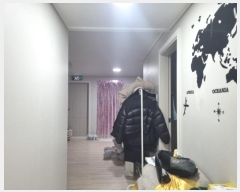  2025Ÿ105  ߱ ۸ 1,       ,繫ǰ