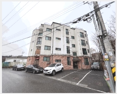  2025Ÿ��65011 ��� ���ֽ� �ߴ絿 240-16 ���Ͽ콺�� 4��402ȣ     �ټ���,������